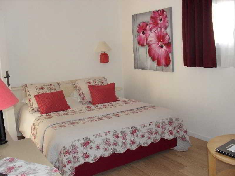 Val Baussenc, The Originals Relais Hotel Maussane les Alpilles Buitenkant foto