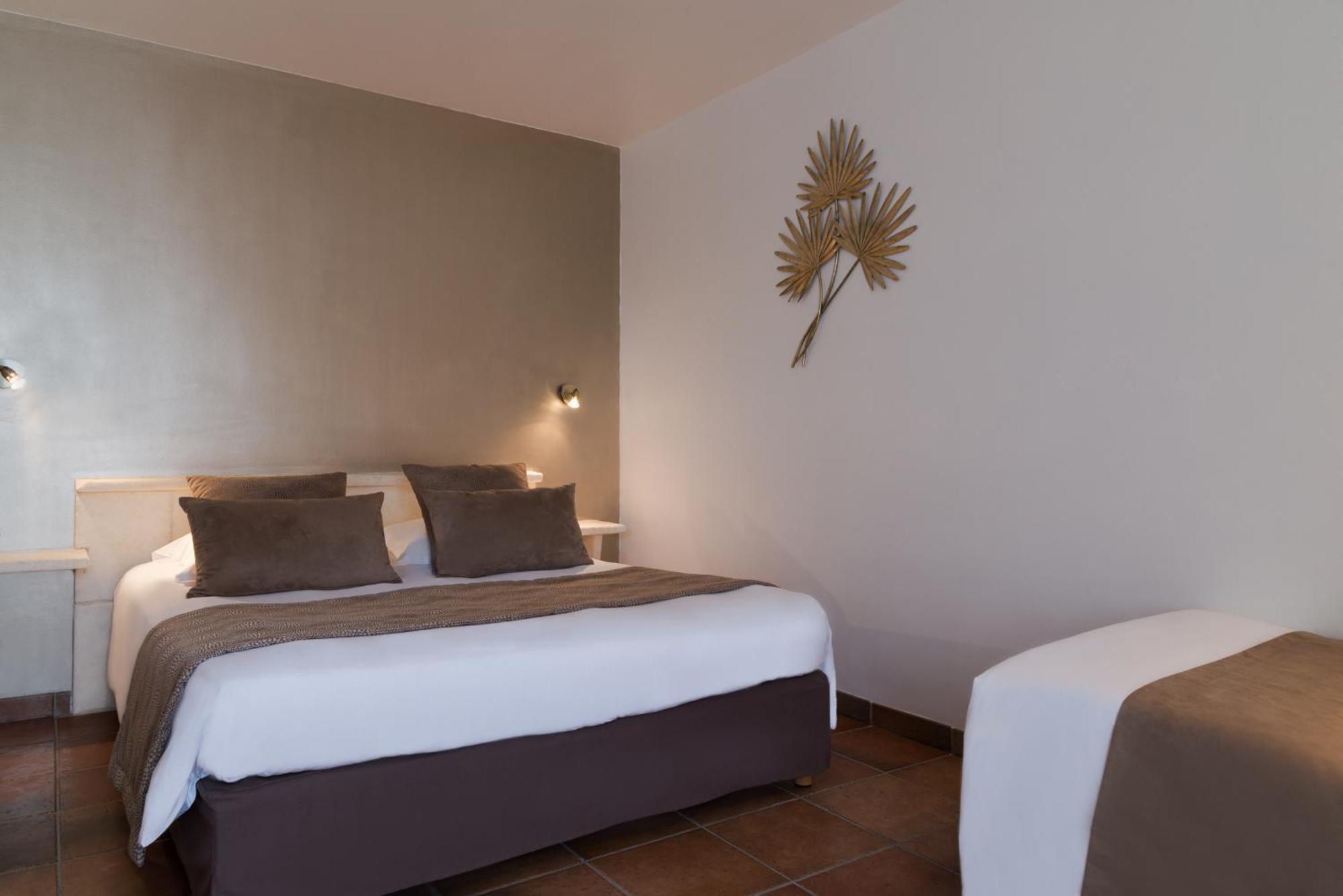 Val Baussenc, The Originals Relais Hotel Maussane les Alpilles Buitenkant foto