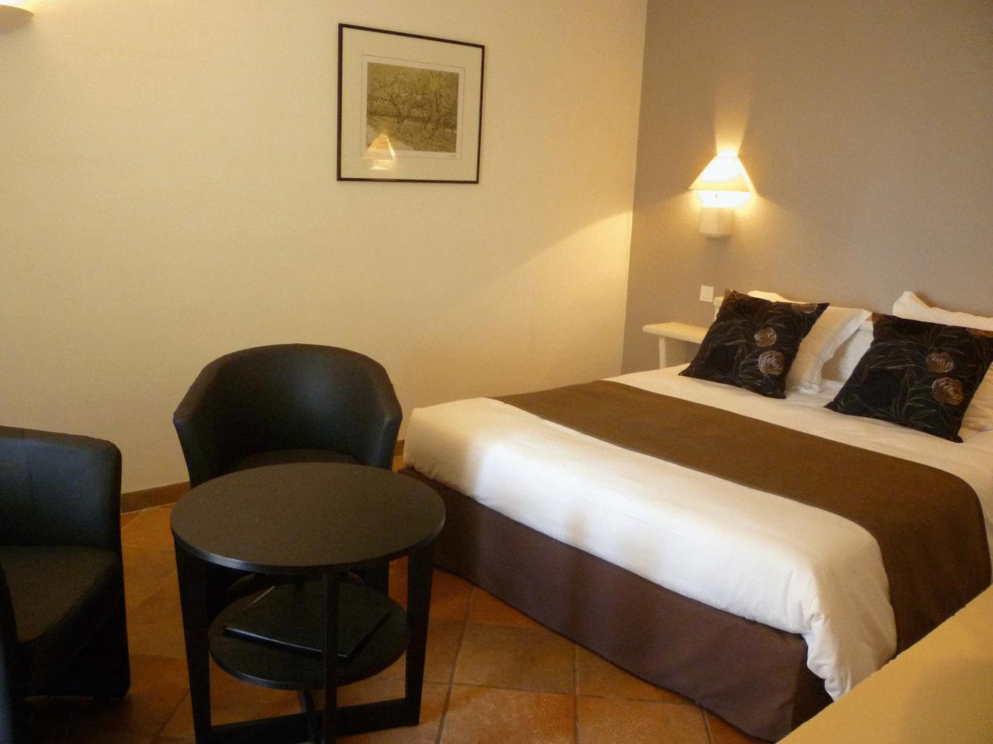 Val Baussenc, The Originals Relais Hotel Maussane les Alpilles Buitenkant foto