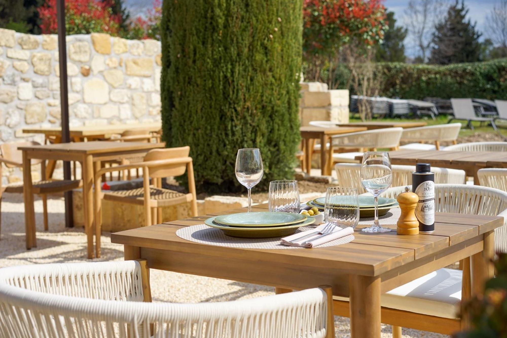 Val Baussenc, The Originals Relais Hotel Maussane les Alpilles Buitenkant foto
